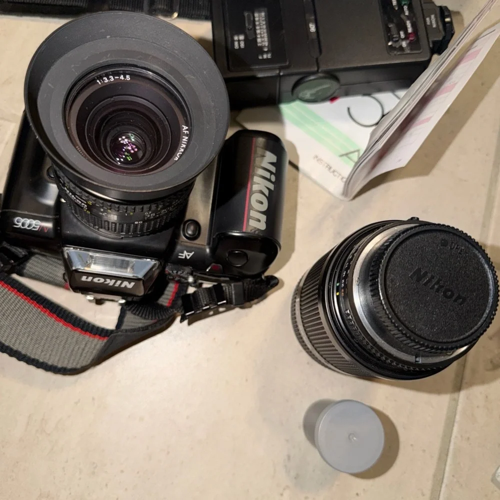 NIKON N5005 35mm FILM CAMERA with AF Nikkor 35-70mm 80-200mmLens Cap Strap Case